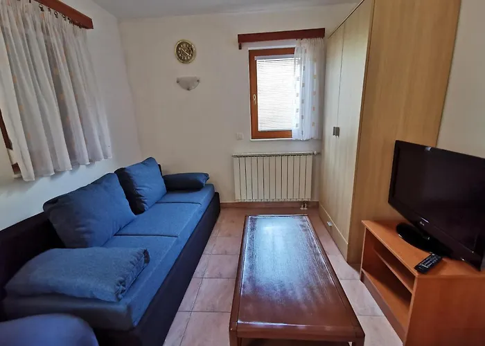Apartma Jowz
