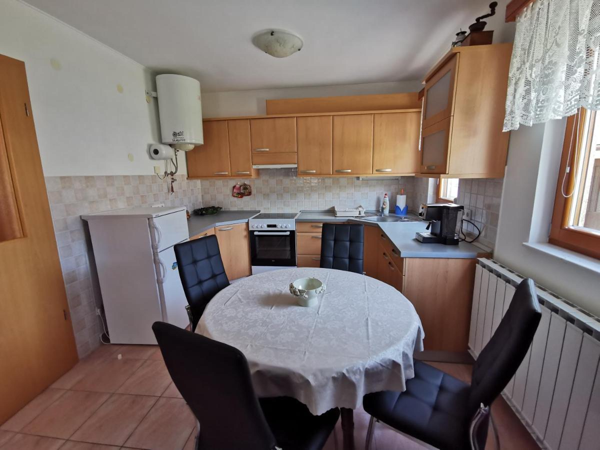 Apartma Jowz *